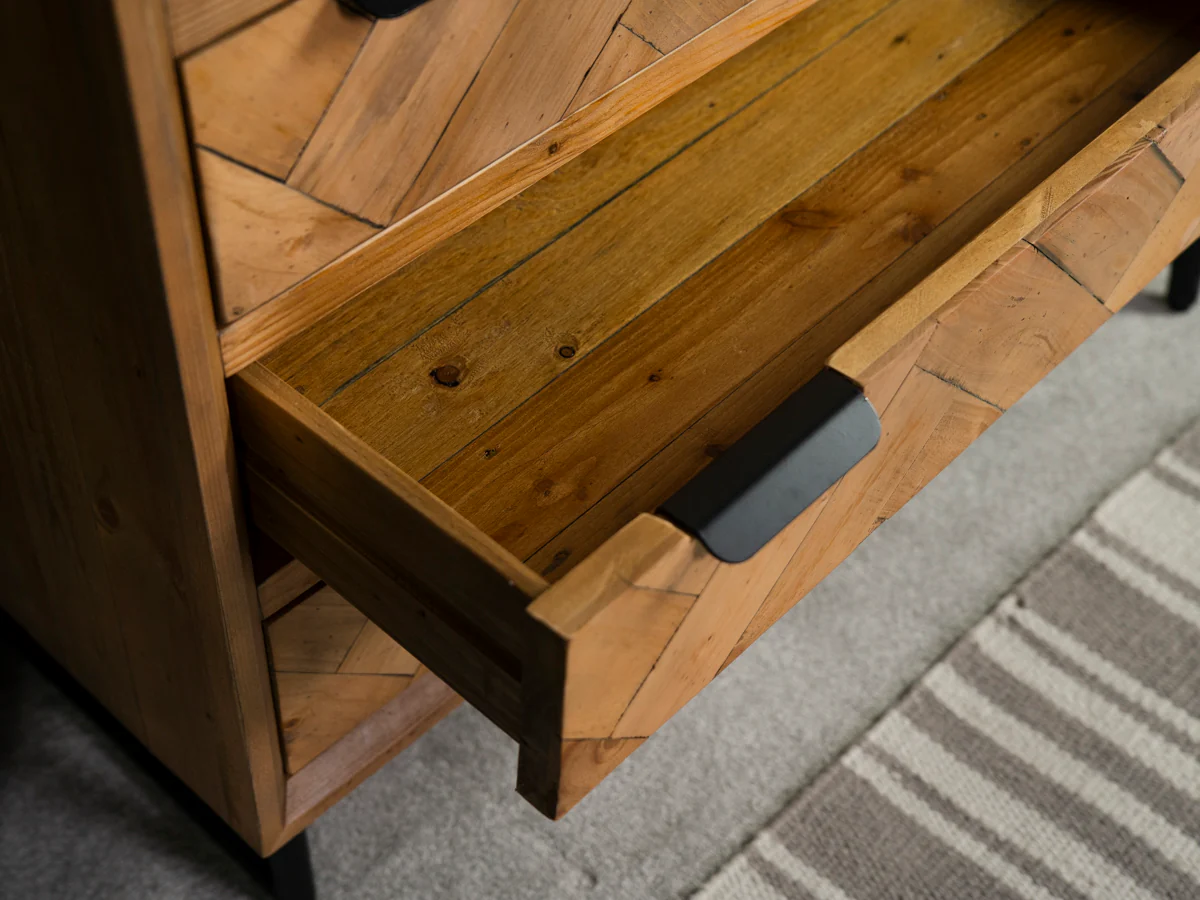 Sydney 4 Drawer Chest - Image 13