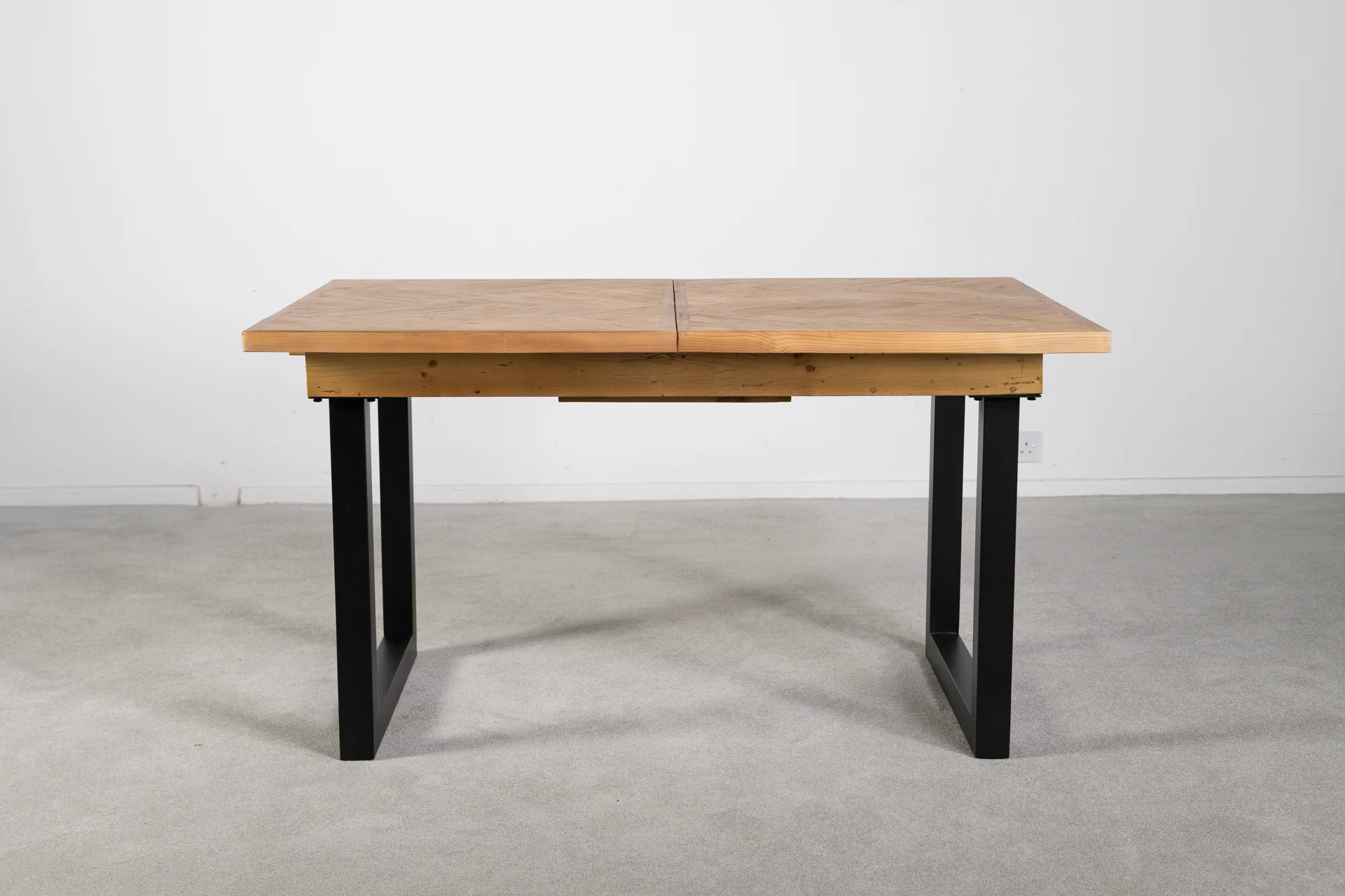 Tulsa Extendable Dining Table (140cm - 180cm) & Grey Dallas Dining Chairs - Image 3