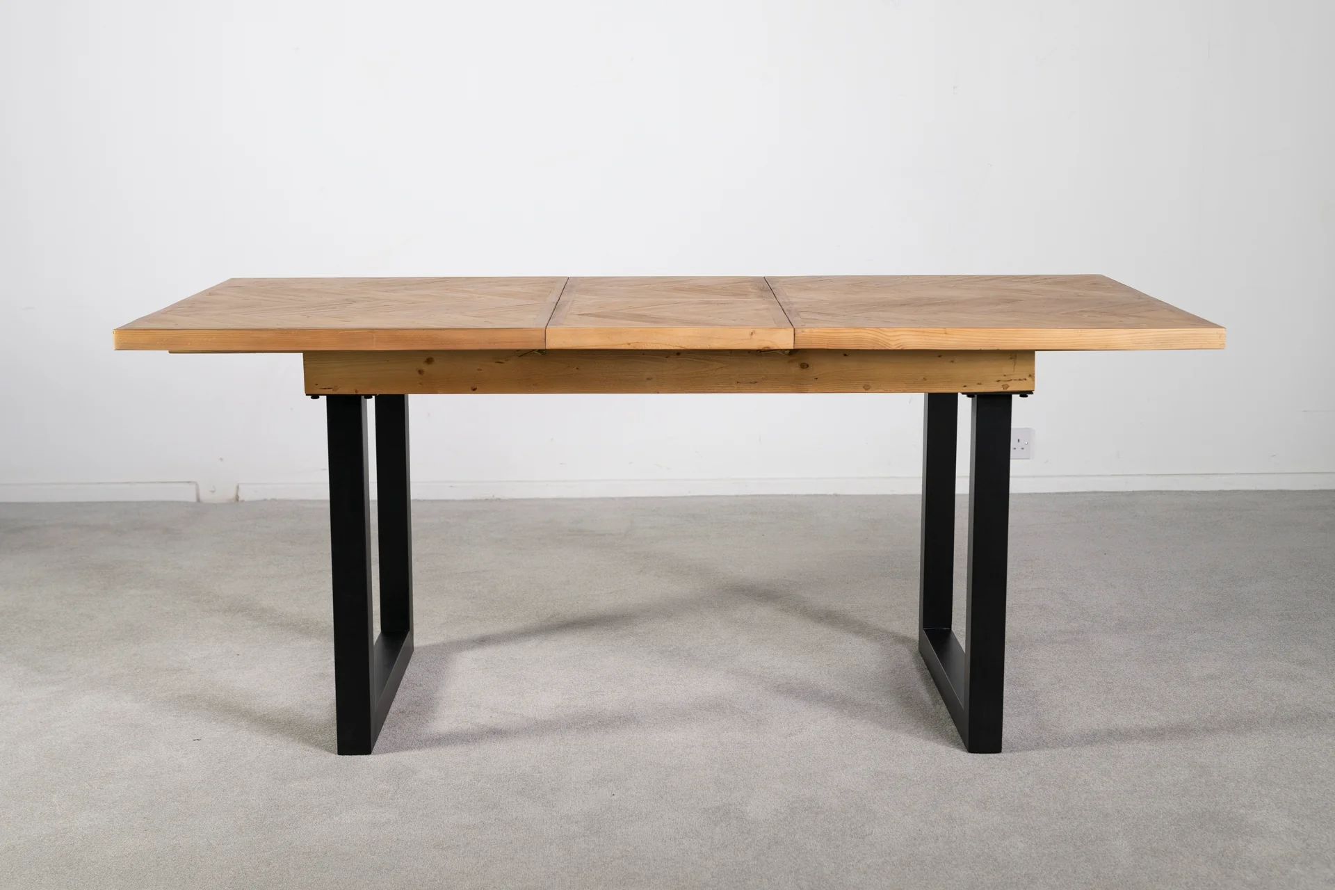 Tulsa Extendable Dining Table (140cm - 180cm) & Grey Dallas Dining Chairs - Image 4
